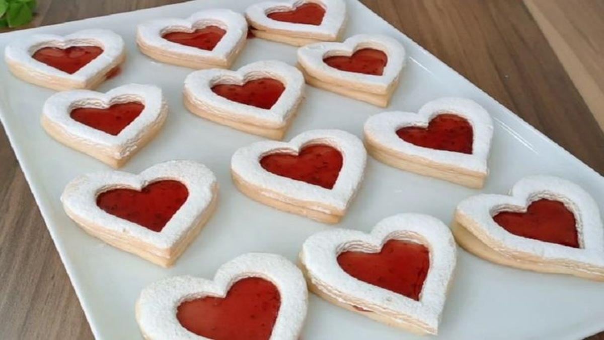 Bu kurabiye sevgilinizin aklını alacak! i̇şte sevgililer günü için kurabiye yapımı: görüntüsü kadar lezzetli de harika